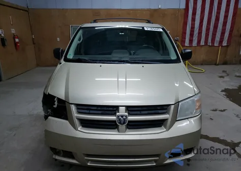 2010 Dodge Grand Caravan Hero z USA, uszkodzony, nr VIN 2D4RN3D14AR389300
